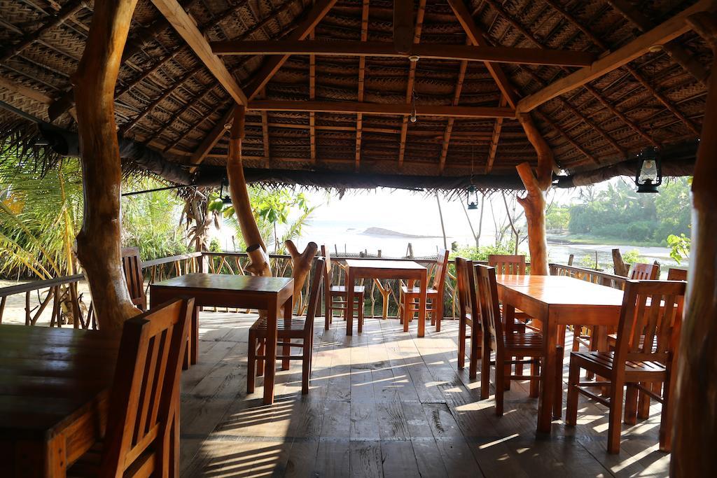 Lonely Beach Resort تانجالي المظهر الخارجي الصورة