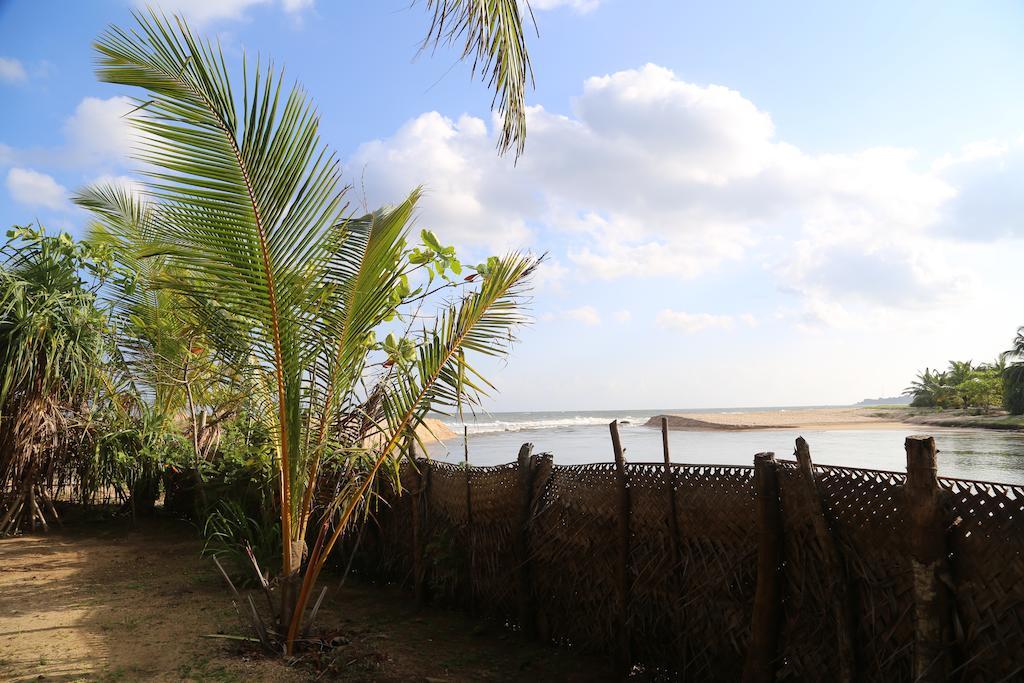Lonely Beach Resort تانجالي المظهر الخارجي الصورة