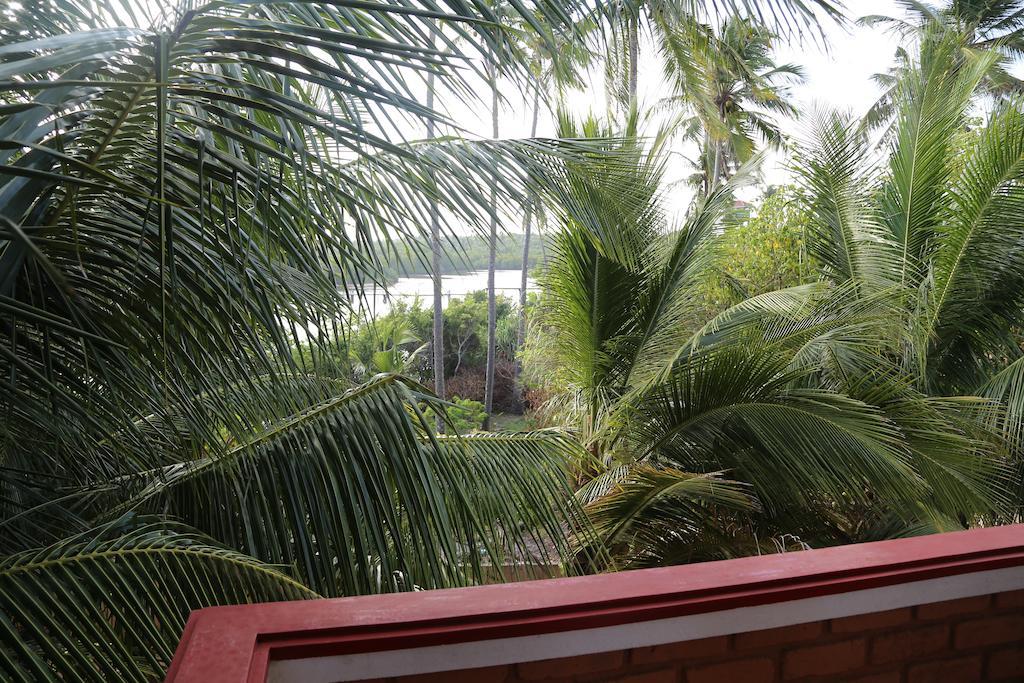 Lonely Beach Resort تانجالي الغرفة الصورة