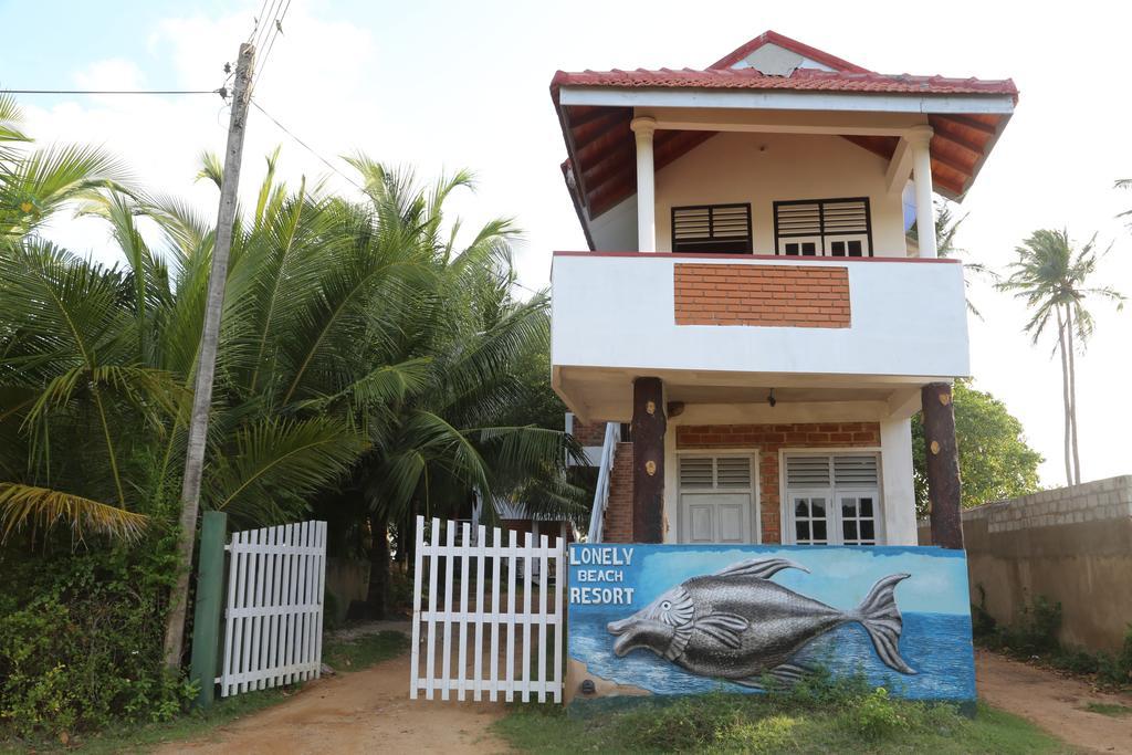 Lonely Beach Resort تانجالي الغرفة الصورة