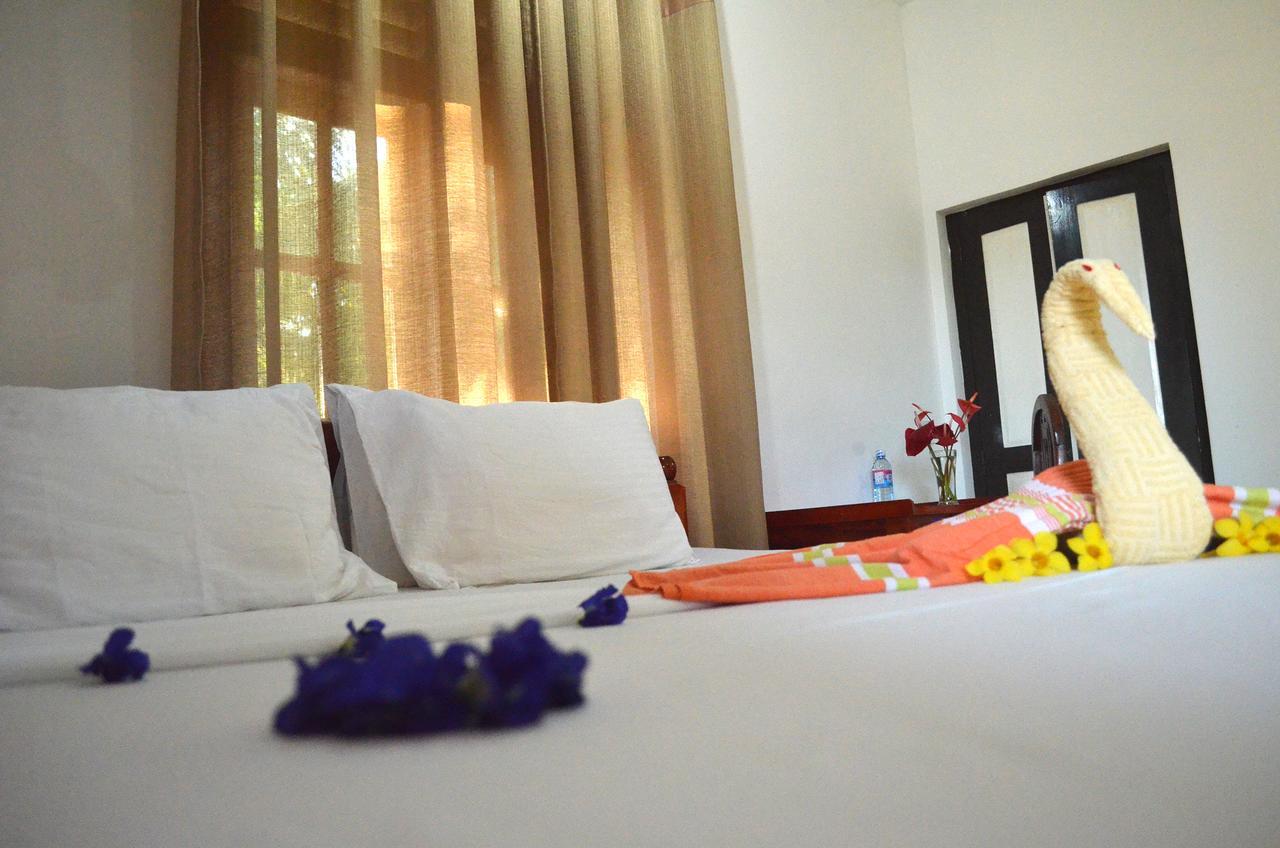 Lonely Beach Resort تانجالي المظهر الخارجي الصورة
