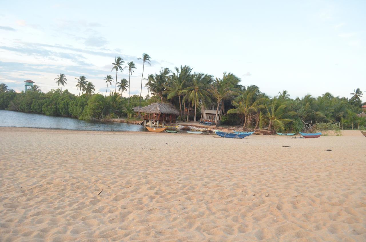Lonely Beach Resort تانجالي المظهر الخارجي الصورة