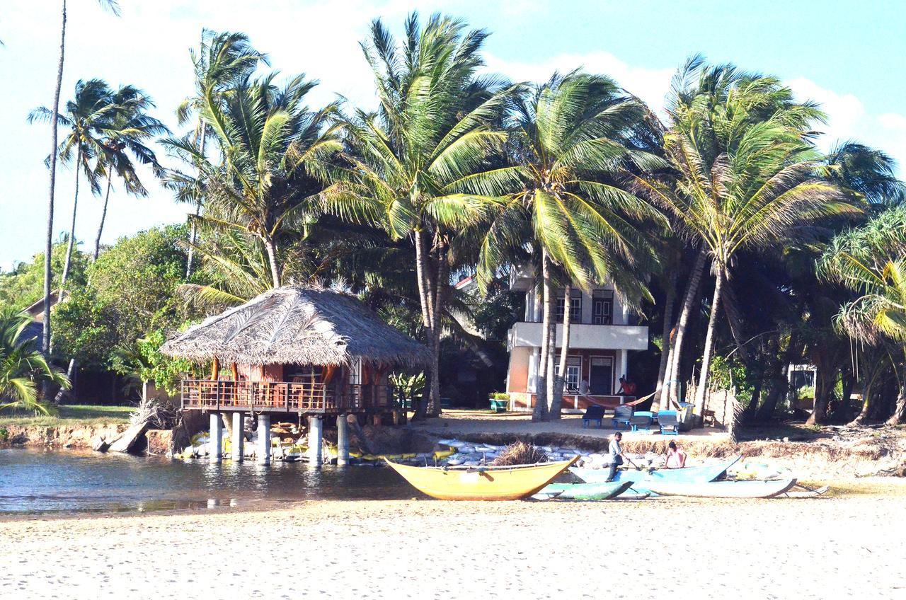 Lonely Beach Resort تانجالي المظهر الخارجي الصورة