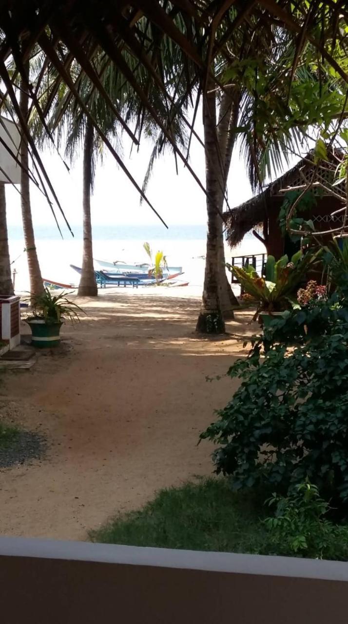 Lonely Beach Resort تانجالي المظهر الخارجي الصورة