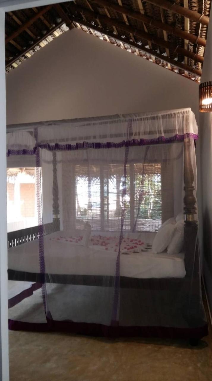 Lonely Beach Resort تانجالي المظهر الخارجي الصورة